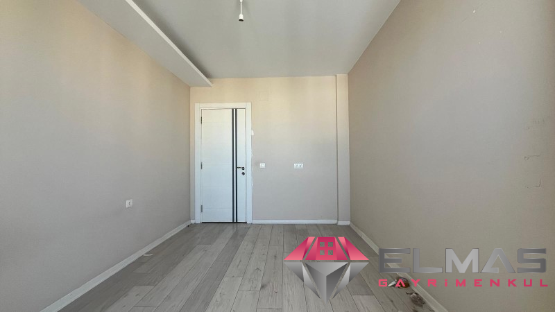 Elmas’tan Korukent’te Akdenizler Plaza’da Havuzlu Bağımsız 2+1