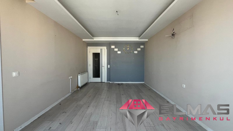 Elmas’tan Korukent’te Akdenizler Plaza’da Havuzlu Bağımsız 2+1