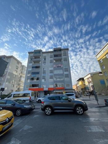 EMEKTE KORUPARK KARŞISI YOLA CEPHE 3+1 GENİŞ DAİRE