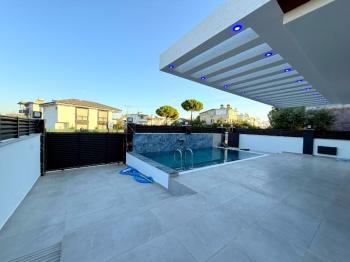 Didim'de Denize 500 Metre Mesafede Satılık Müstakil Villa