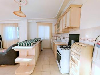 Didim Akdeniz Caddesinde İngiliz'den Satılık 3+1 Eşyalı Ev