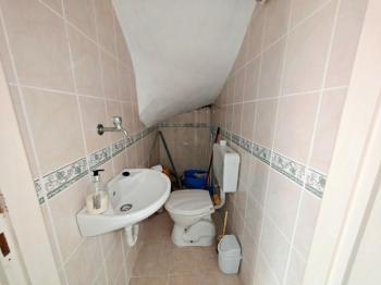 Didim Akdeniz Caddesinde İngiliz'den Satılık 3+1 Eşyalı Ev