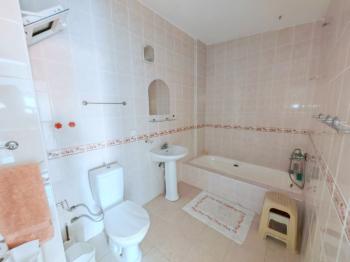 Didim Akdeniz Caddesinde İngiliz'den Satılık 3+1 Eşyalı Ev