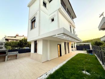 Didim'de Satılık 5+1 Havuzlu Villa