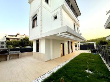 Didim'de Satılık 5+1 Havuzlu Villa