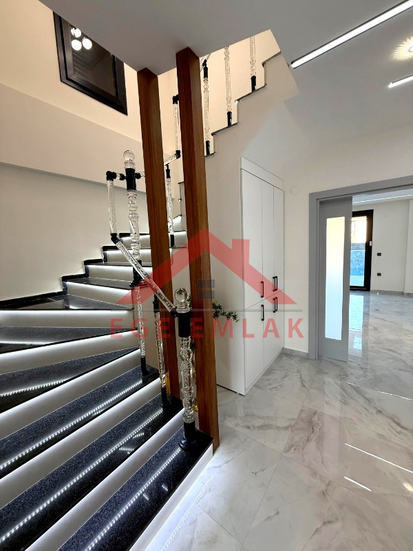 Didim'de Denize 500 Metre Mesafede Satılık Müstakil Villa