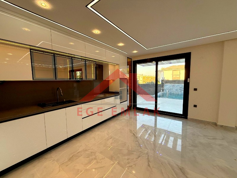 Didim'de Denize 500 Metre Mesafede Satılık Müstakil Villa