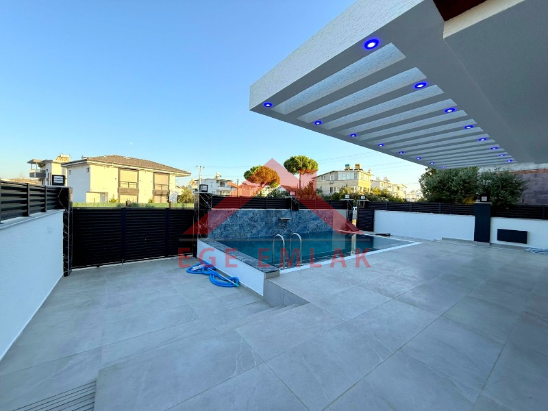 Didim'de Denize 500 Metre Mesafede Satılık Müstakil Villa