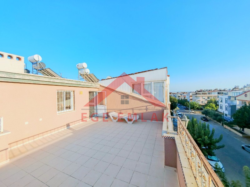 Didim Akdeniz Caddesinde İngiliz'den Satılık 3+1 Eşyalı Ev