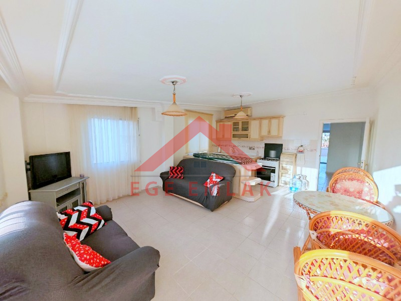 Didim Akdeniz Caddesinde İngiliz'den Satılık 3+1 Eşyalı Ev