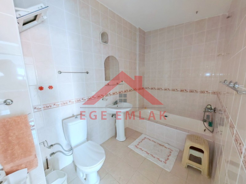 Didim Akdeniz Caddesinde İngiliz'den Satılık 3+1 Eşyalı Ev