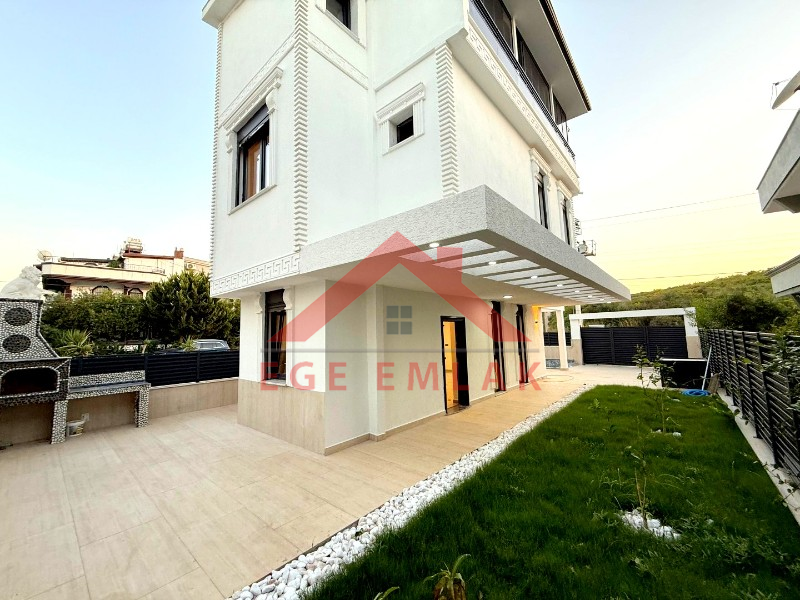 Didim'de Satılık 5+1 Havuzlu Villa