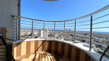 Elmas'tan Cumhuriyet'te Panaromik Deniz Manzarasıyla Ferah 3+1