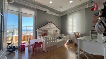 Elmas'tan Cumhuriyet'te Panaromik Deniz Manzarasıyla Ferah 3+1