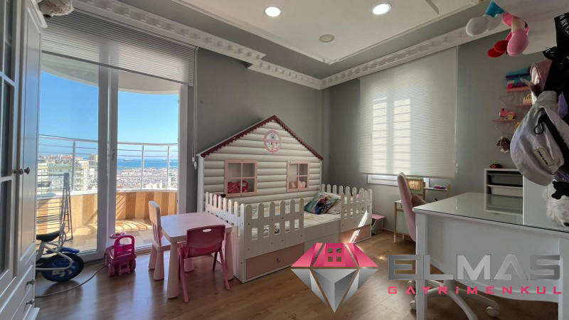 Elmas'tan Cumhuriyet'te Panaromik Deniz Manzarasıyla Ferah 3+1