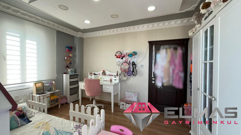 Elmas'tan Cumhuriyet'te Panaromik Deniz Manzarasıyla Ferah 3+1