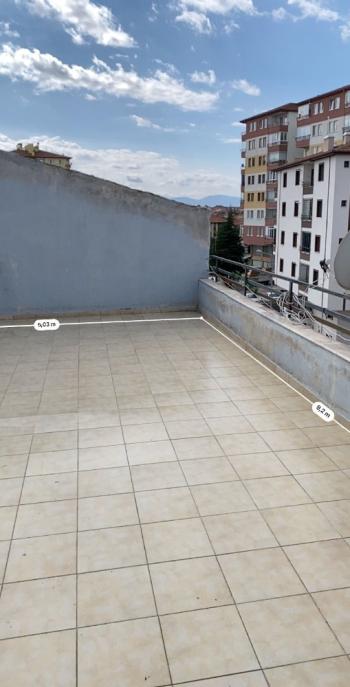 GÜVENAY - ÇORUM ULUKAVAK MAH. TEKCEVİZDE KİRALIK TERASLI 2+0 DAİRE
