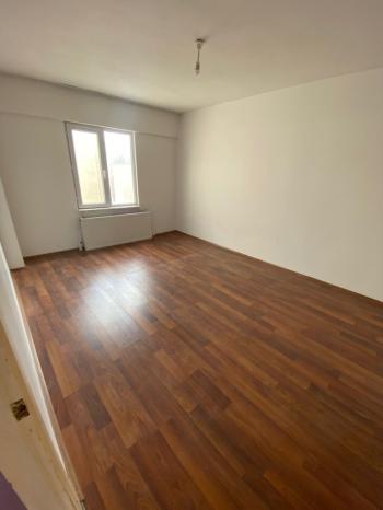 GÜVENAY - ÇORUM ULUKAVAK MAH. TEKCEVİZDE KİRALIK TERASLI 2+0 DAİRE