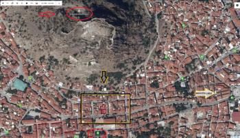 AFYON ÜÇOK EMLAKTAN MERKEZDE SATILIK 319M² KALE YANINDA ARSA