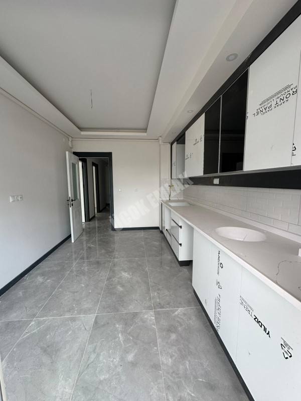 AFYON ÜÇOK EMLAKTAN KANLICA MAH SIFIR 3+1 LÜX KONUMU GÜZEL DAİRE