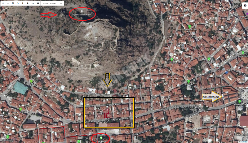 AFYON ÜÇOK EMLAKTAN MERKEZDE SATILIK 319M² KALE YANINDA ARSA