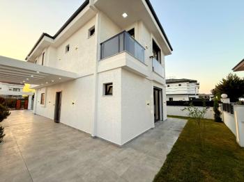 Didim'de Satılık Tam Müstakil 4+1 Villa