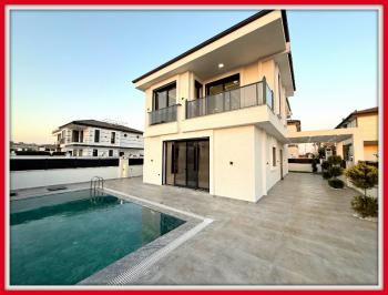 Didim'de Satılık Tam Müstakil 4+1 Villa