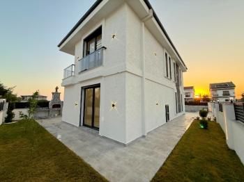 Didim'de Satılık Tam Müstakil 4+1 Villa