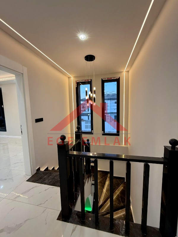 Didim'de Satılık Tam Müstakil 4+1 Villa