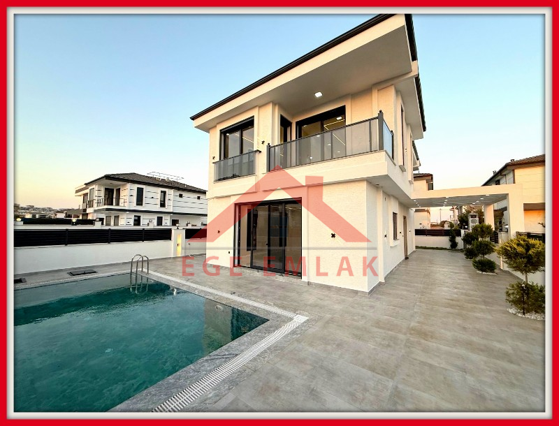 Didim'de Satılık Tam Müstakil 4+1 Villa