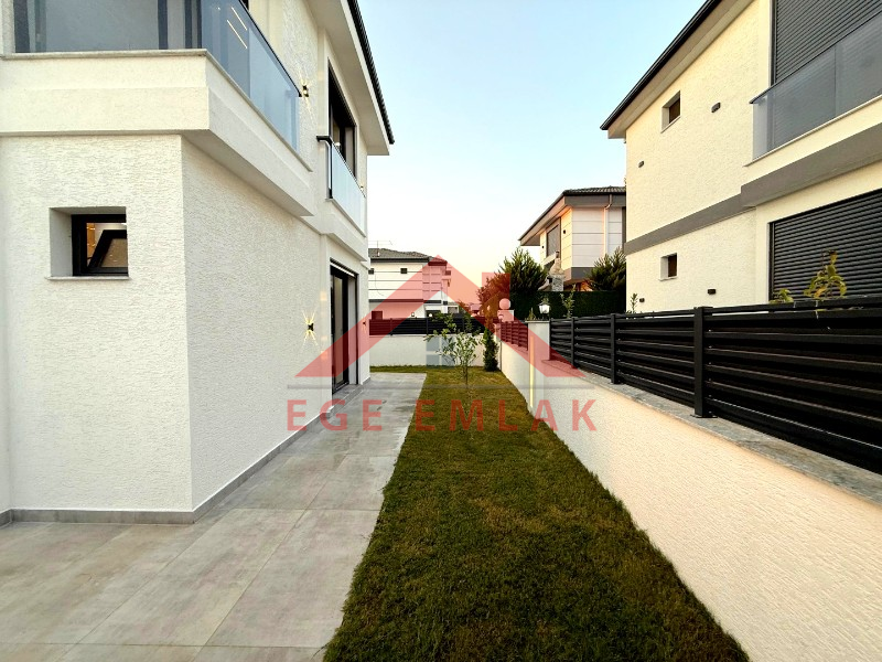 Didim'de Satılık Tam Müstakil 4+1 Villa