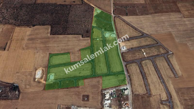 MAĞUSA MUTLUYAKA'DA SATILIK ARSA