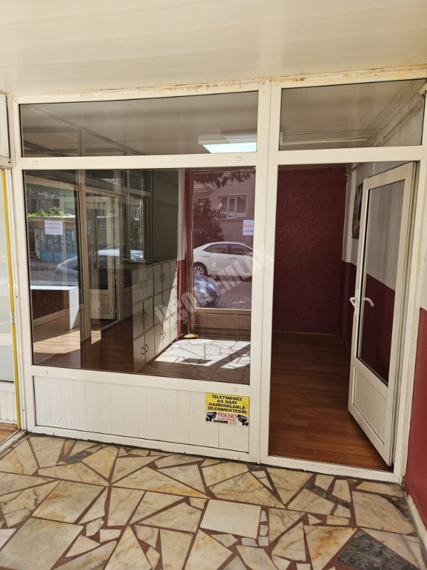 AFYON ÜÇOK EMLAKTAN CUMHURİYET MAH KİRALIK GENİŞ DÜKKAN