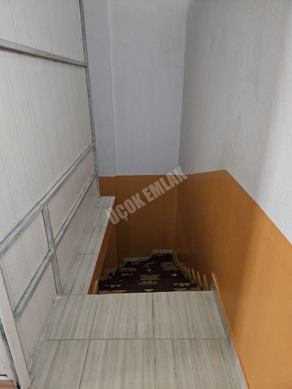 AFYON ÜÇOK EMLAKTAN CUMHURİYET MAH KİRALIK GENİŞ DÜKKAN