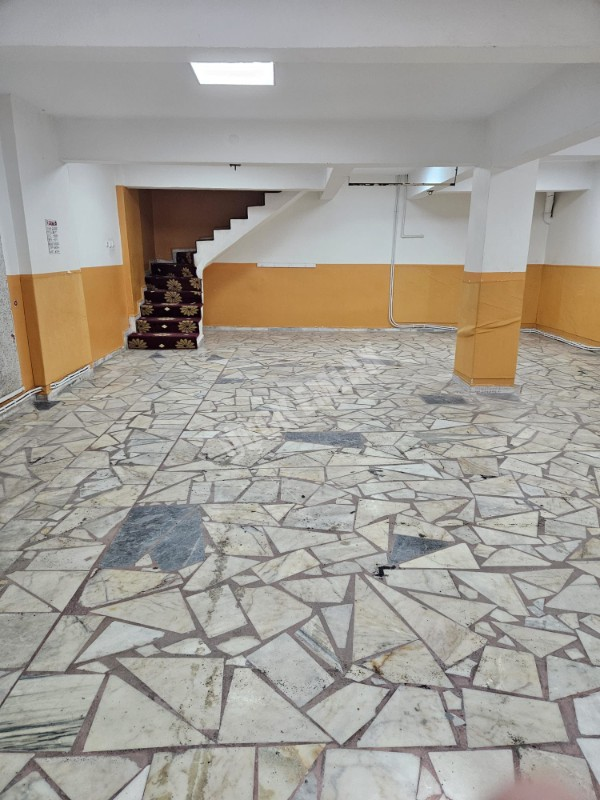 AFYON ÜÇOK EMLAKTAN CUMHURİYET MAH KİRALIK GENİŞ DÜKKAN