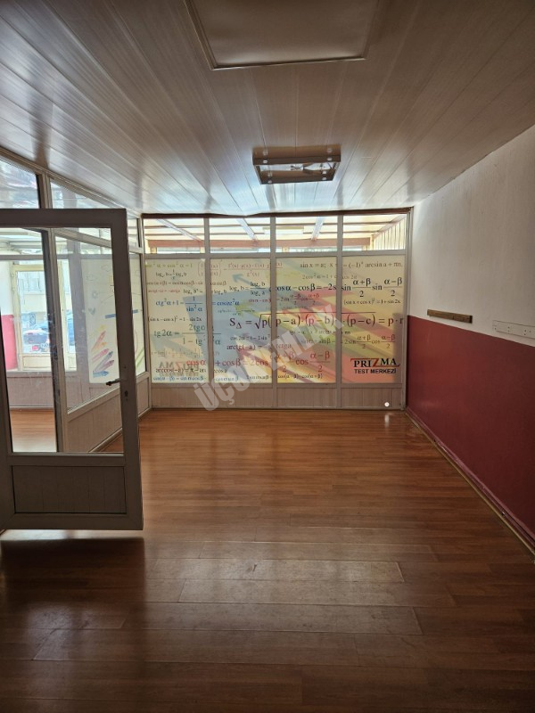 AFYON ÜÇOK EMLAKTAN CUMHURİYET MAH KİRALIK GENİŞ DÜKKAN