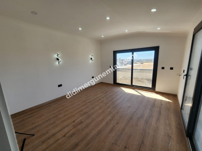   DİDİM EFELER MAHALLESİSATILIK SIFIR LÜKS VİLLA Ön Villa: 9.750.000 TL  Arka Villa: 9.500.000 TL