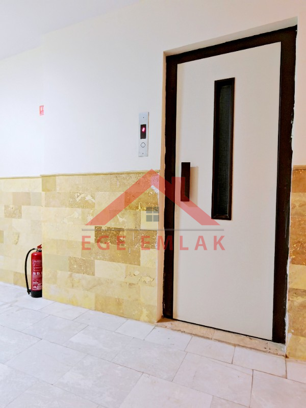 Royal Marina Sitesinde Satılık Yazlık