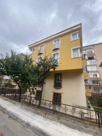 GÜVENAY - ÇORUM ÜÇTUTLAR MAH. 23 NİSAN OKULU ARKASINDA 3+1 SATILIK DAİRE