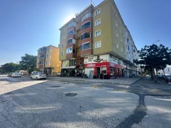 ÇARŞI MERKEZDE SATILIK GENİŞ CEPHELİ İŞYERİ