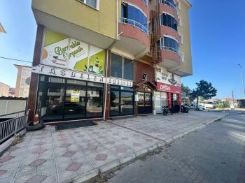 ÇARŞI MERKEZDE SATILIK GENİŞ CEPHELİ İŞYERİ