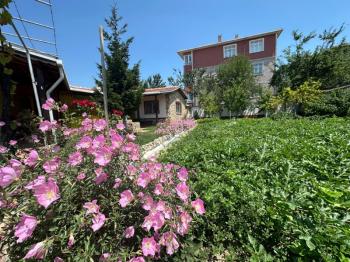 PAZARCIK MAHALLESİNDE SATILIK MÜSTAKİL EV