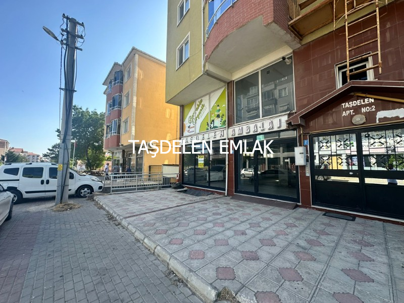 ÇARŞI MERKEZDE SATILIK GENİŞ CEPHELİ İŞYERİ