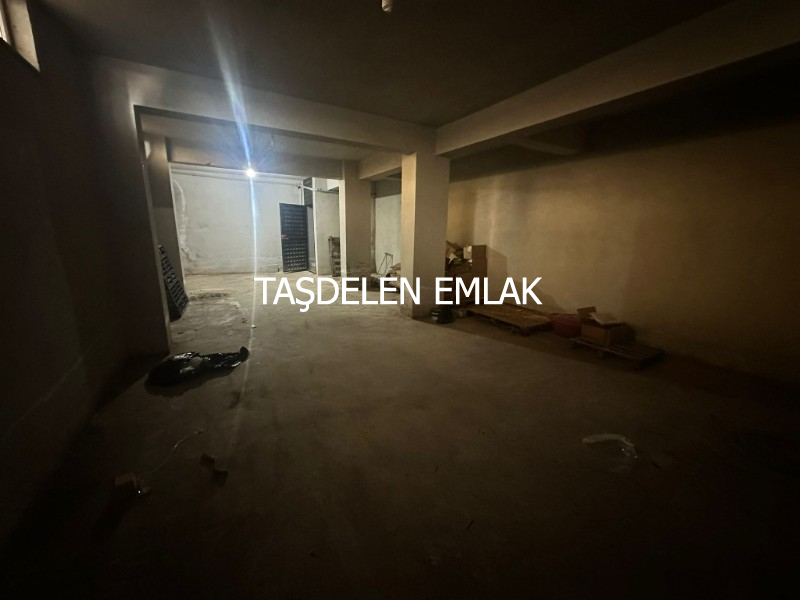 ÇARŞI MERKEZDE SATILIK GENİŞ CEPHELİ İŞYERİ