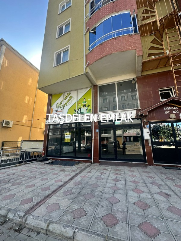 ÇARŞI MERKEZDE SATILIK GENİŞ CEPHELİ İŞYERİ