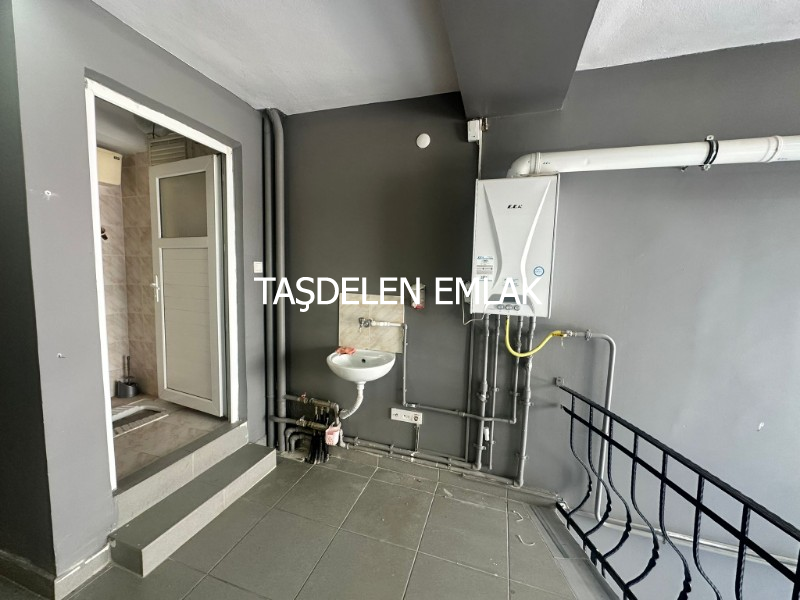 ÇARŞI MERKEZDE SATILIK GENİŞ CEPHELİ İŞYERİ