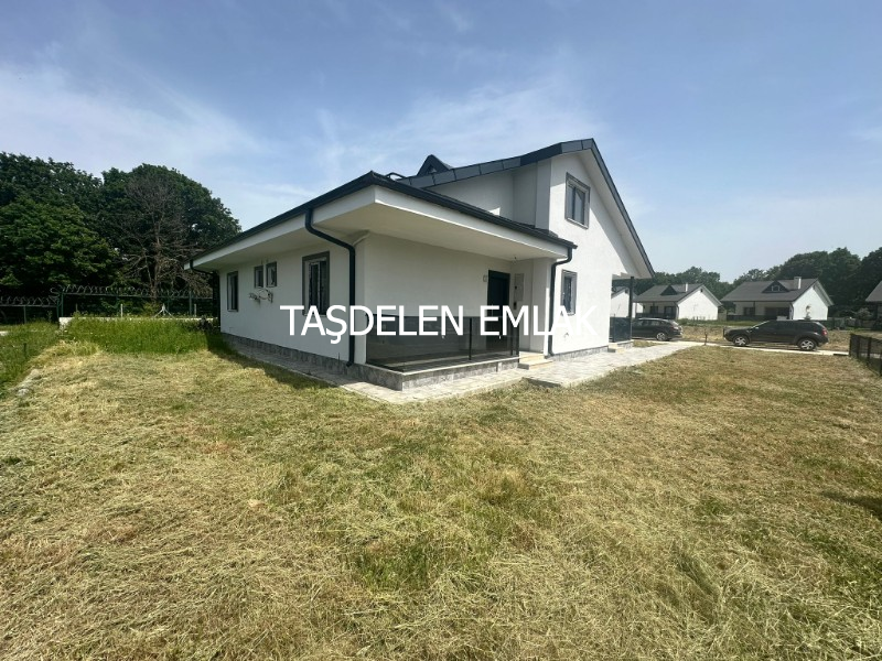 VEFA EVLERİ SİTESİNDE KİRALIK VİLLA