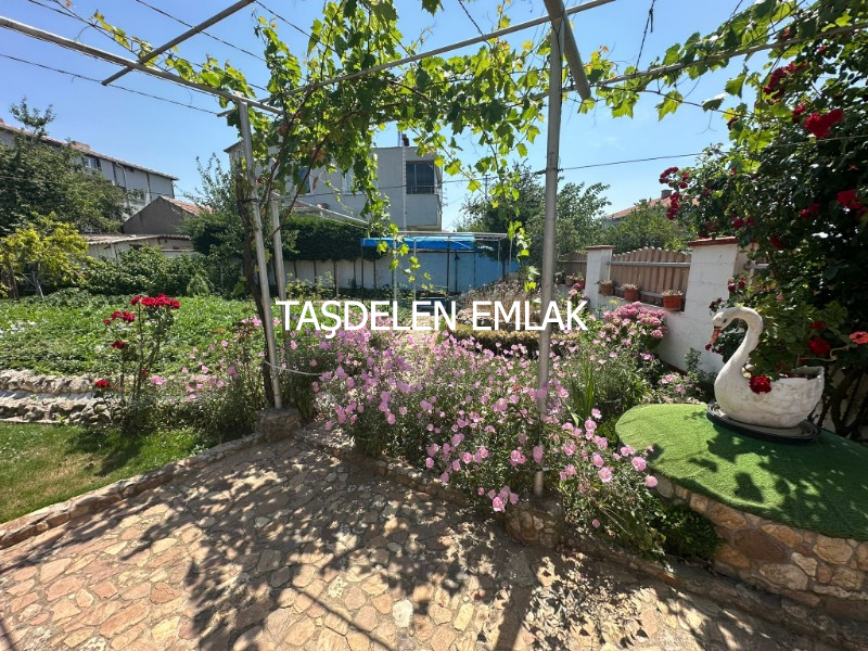 PAZARCIK MAHALLESİNDE SATILIK MÜSTAKİL EV