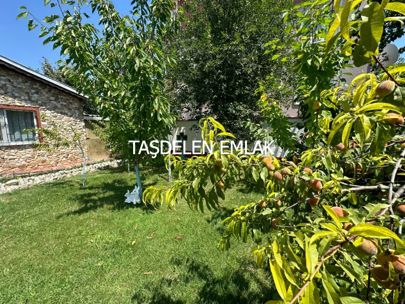 PAZARCIK MAHALLESİNDE SATILIK MÜSTAKİL EV