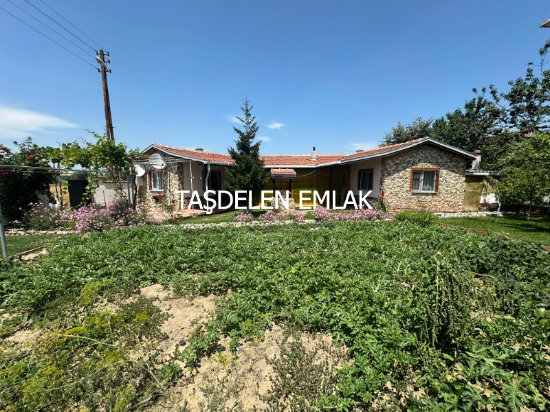PAZARCIK MAHALLESİNDE SATILIK MÜSTAKİL EV